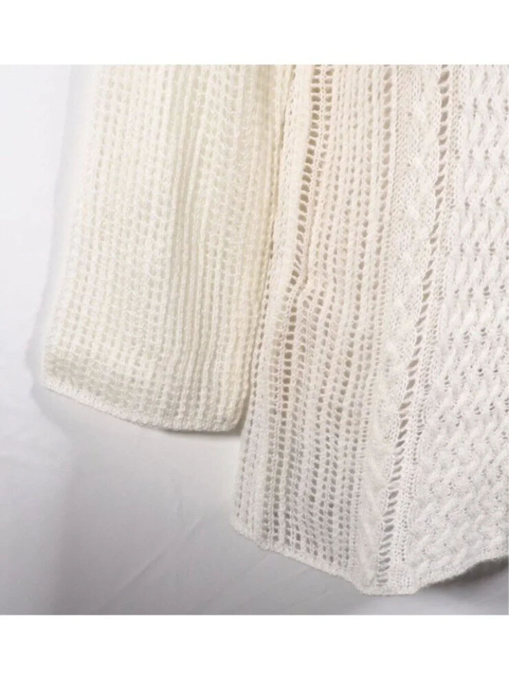 Keren Hart Womens Sweater SIze M Crocheted Ivory Crew Neck Bell Long Sleeve